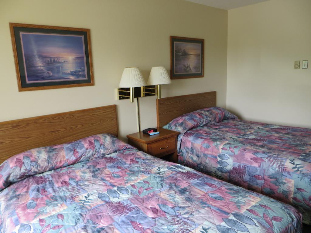 Cobblestone Inn & Suites - Merrill Oda fotoğraf