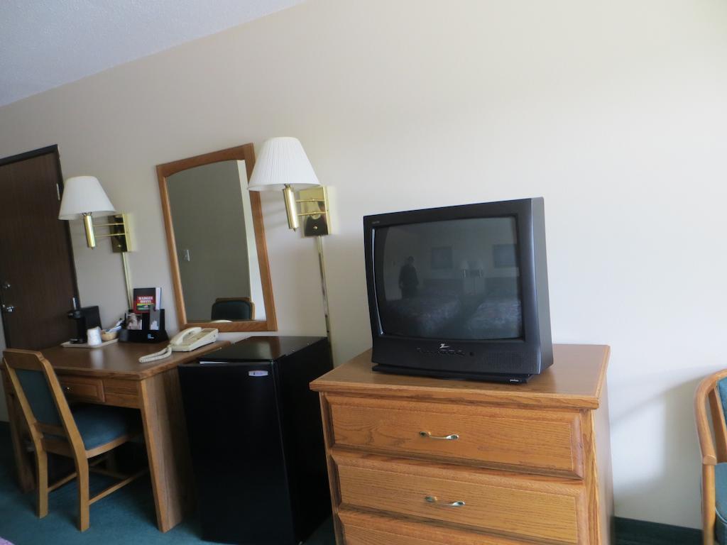 Cobblestone Inn & Suites - Merrill Oda fotoğraf