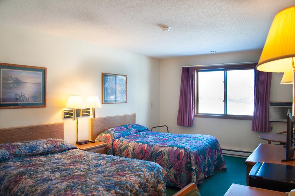 Cobblestone Inn & Suites - Merrill Dış mekan fotoğraf