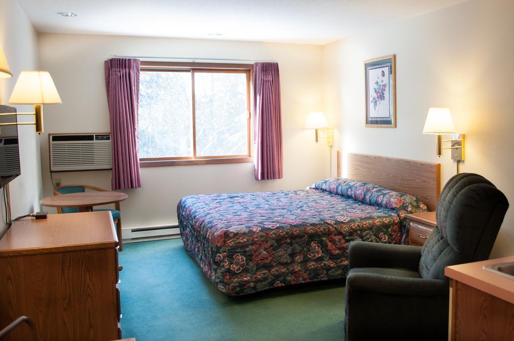 Cobblestone Inn & Suites - Merrill Dış mekan fotoğraf